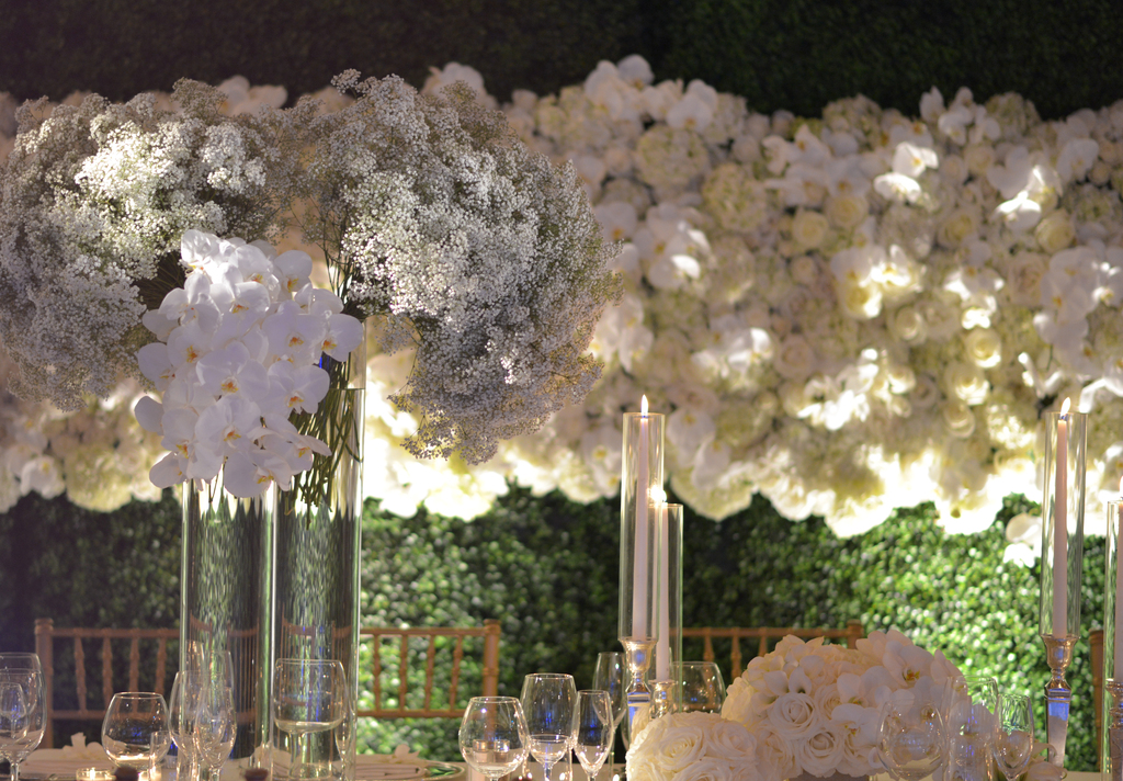 Top 10 DIY Wedding Backdrop Ideas